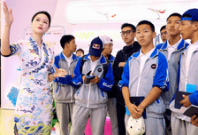 首都航空邀请北京玉树班学生走进第四届CATA航空大会