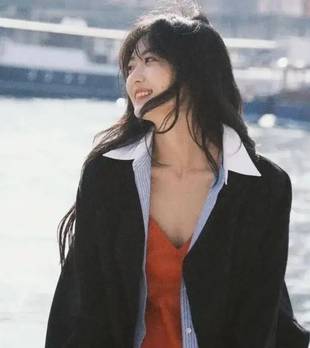 孙千在《早春晴朗》的穿搭超吸睛，看高个女生如何玩转职场穿搭！