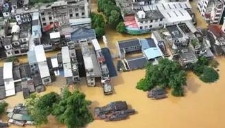 台风“紫檀”致广西崇左多地暴雨