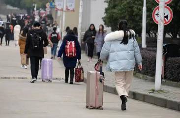 那些放弃大学offer的年轻人，正在整顿“一考定终身”