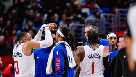 NBA判罚报告揭秘：掘金与快船比赛存在两次漏判，约基奇应得两次罚球机会