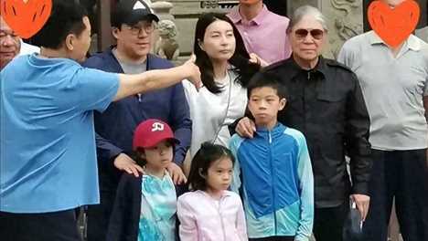 这一次，郭晶晶三代同框稳居C位，引发对家族地位的讨论