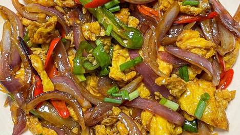洋葱和鸡蛋的黄金CP！5分钟搞定神仙下饭菜