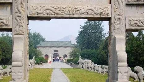 汴梁人物|郭力：在历史断层上重建精神坐标的中原“守夜人”