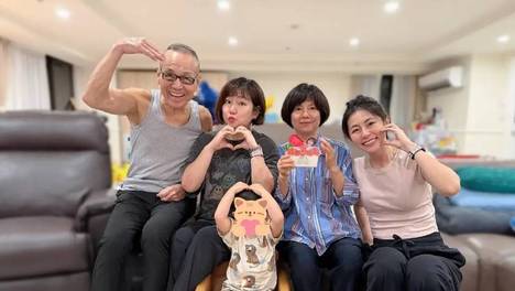 45岁任家萱胖到140斤，穿短袖露手臂疤痕好心疼，在备孕想生二胎