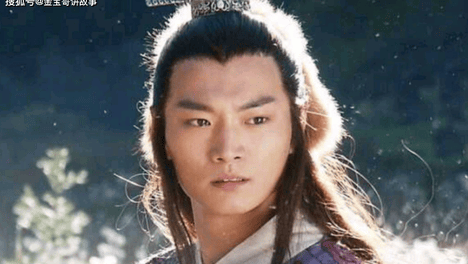 耶律齐叛变后，周伯通又收了个徒弟，此人武功极高，张无忌也惊叹