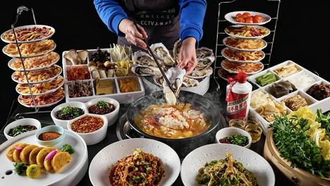 救活600年“失传”美味，彝三叔骟鸡点豆腐引爆贵州火锅新赛道！