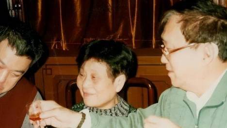 谢晋4个孩子3个残疾，他晚年时意识到这或许是自己造成的