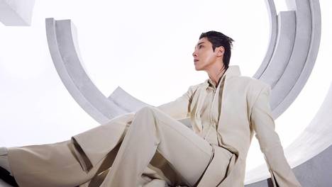 东方神起瑜卤允浩首次个人演唱会将率先公开单曲《Time’s Tickin’》舞台
