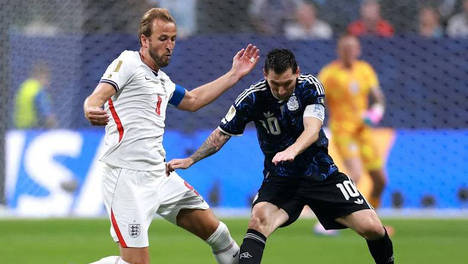 英格兰应考虑6-4-0阵型，中场人选至关重要！