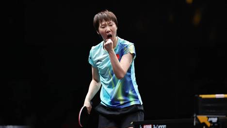 王曼昱4-0佐藤瞳成双冠王！连夺俩大满贯女单冠军，国乒两冠收官