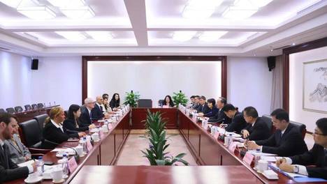 原告EXO被告朴成训