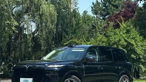 争做大五座SUV新王者 试驾岚图泰山X8