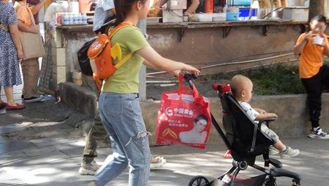十年催生宣告落空！国家终于认了，不生孩子真不能怪年轻人懒？