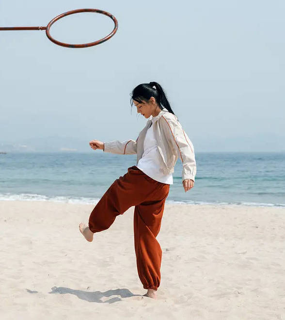 暑期档四部头部电影票房占比超六成：《功夫女足》票房夺冠，《龙餐馆》口碑最佳