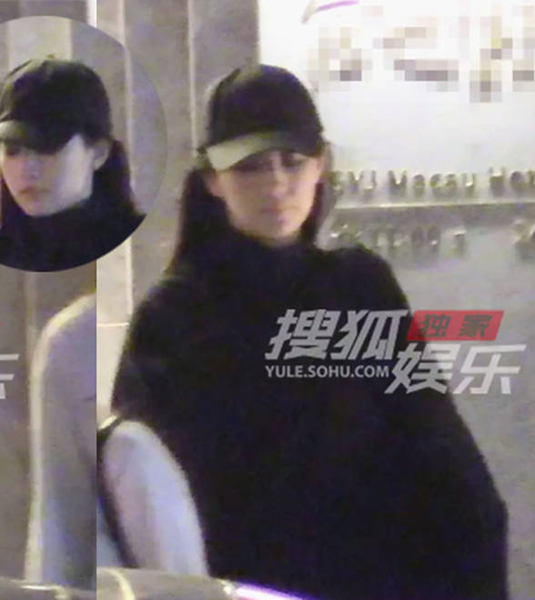 刘亦菲吃火锅全黑清冷穿搭，饭后脸蛋红扑扑