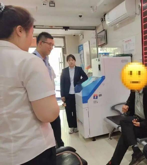 8小时硬核劝阻！东辽警方守住群众“养老钱”