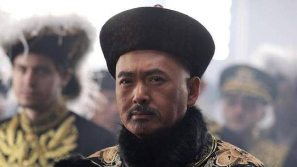 溥仪晚年去理发，一本正经问了理发师一个问题，被别人看成了笑话