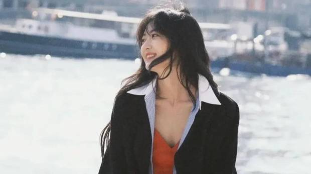 孙千在《早春晴朗》的穿搭超吸睛，看高个女生如何玩转职场穿搭！