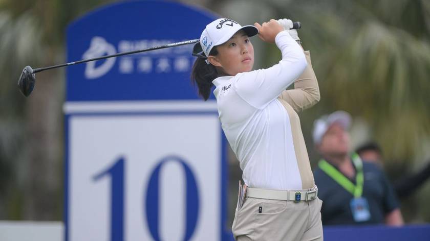 殷若宁夺得女子高尔夫球美巡赛第六冠