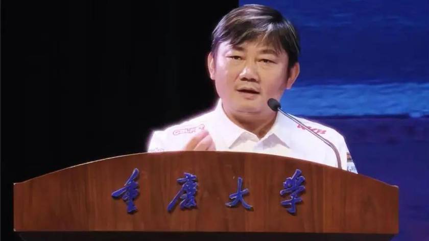 张雪到重庆大学校招演讲，称毕业生入职后年薪10万起