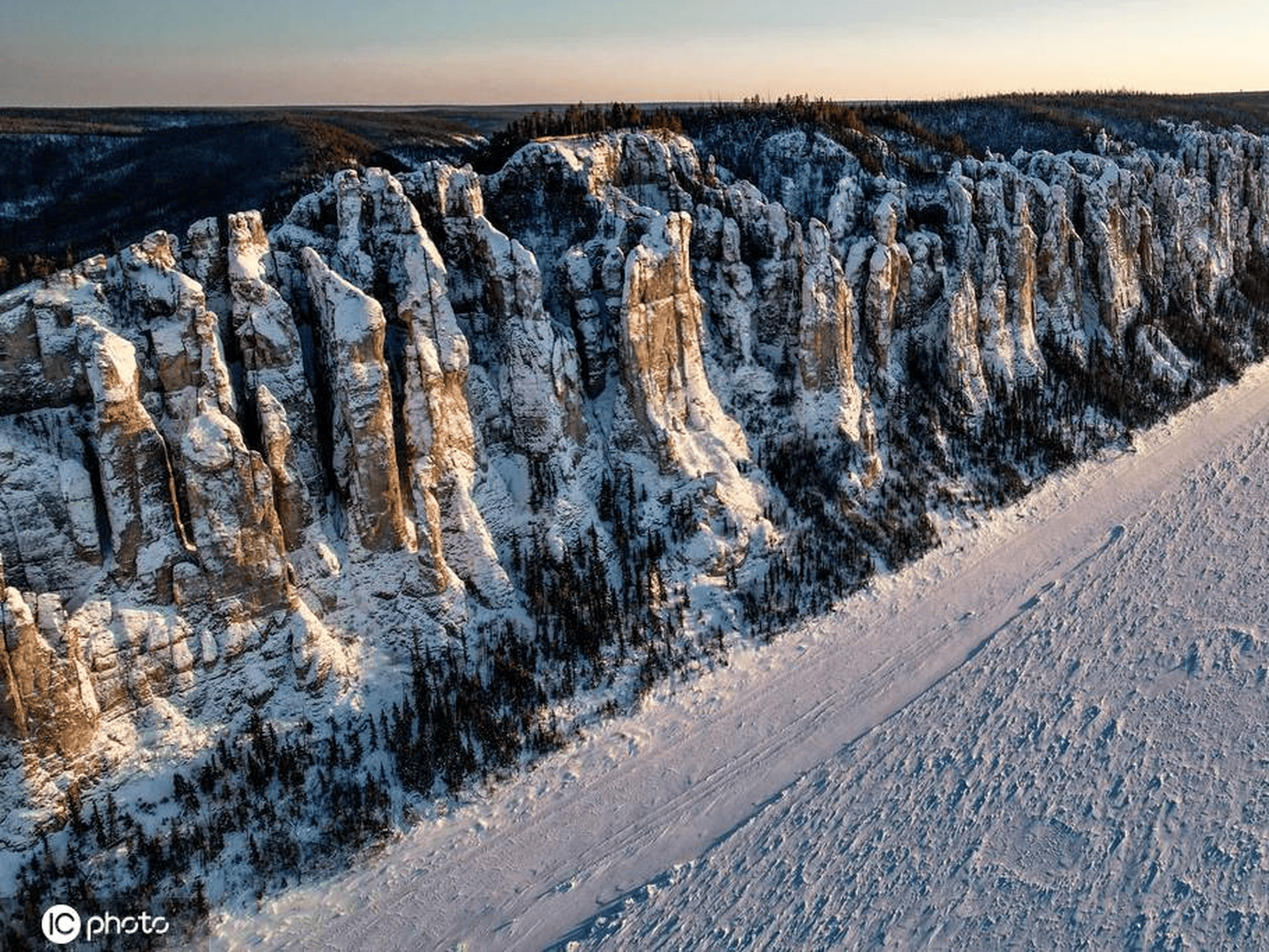 共和国:勒拿河柱状岩自然公园景色壮观