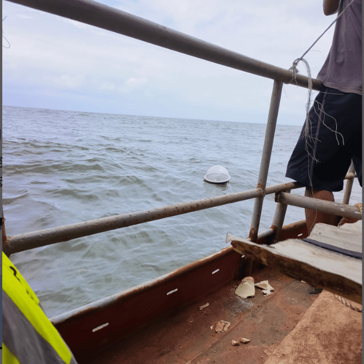 科勘海洋的波浪观测浮标漂流过海，服务一带一路国家