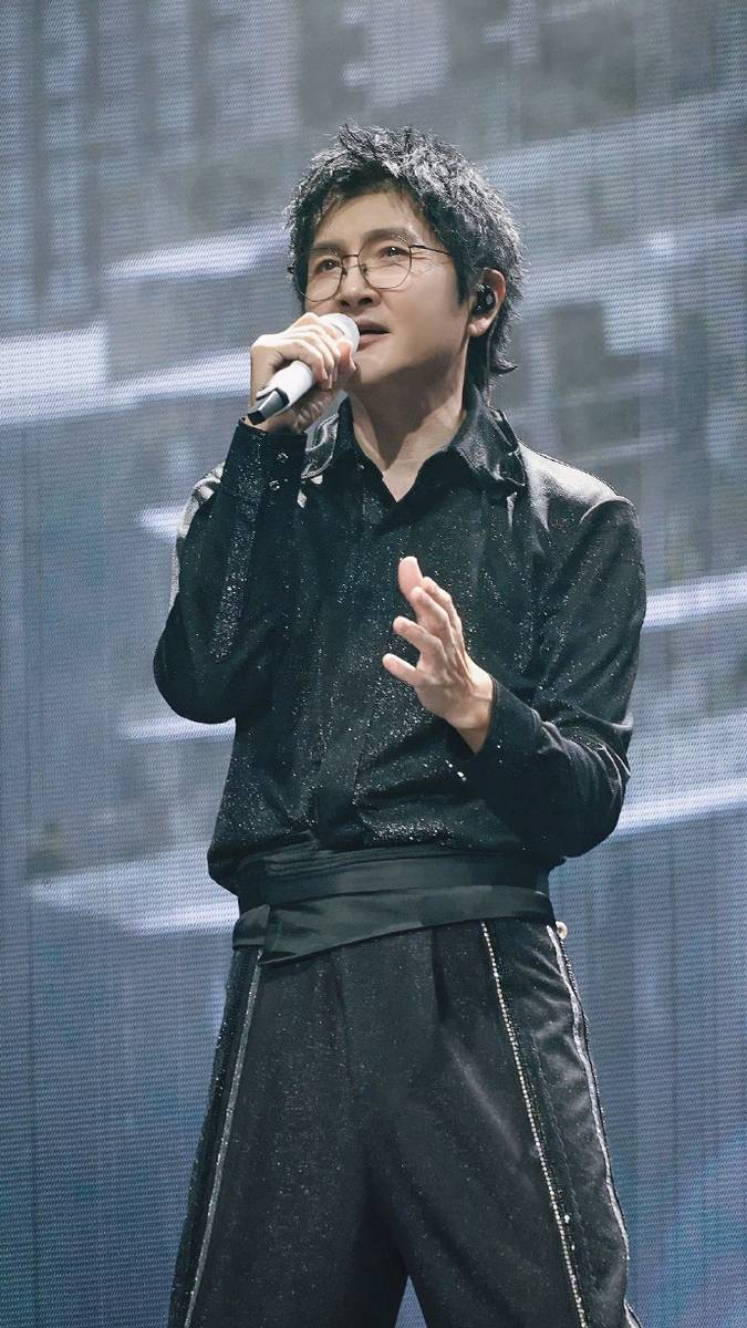 孙楠减肥成功近照曝光瘦出巴掌脸