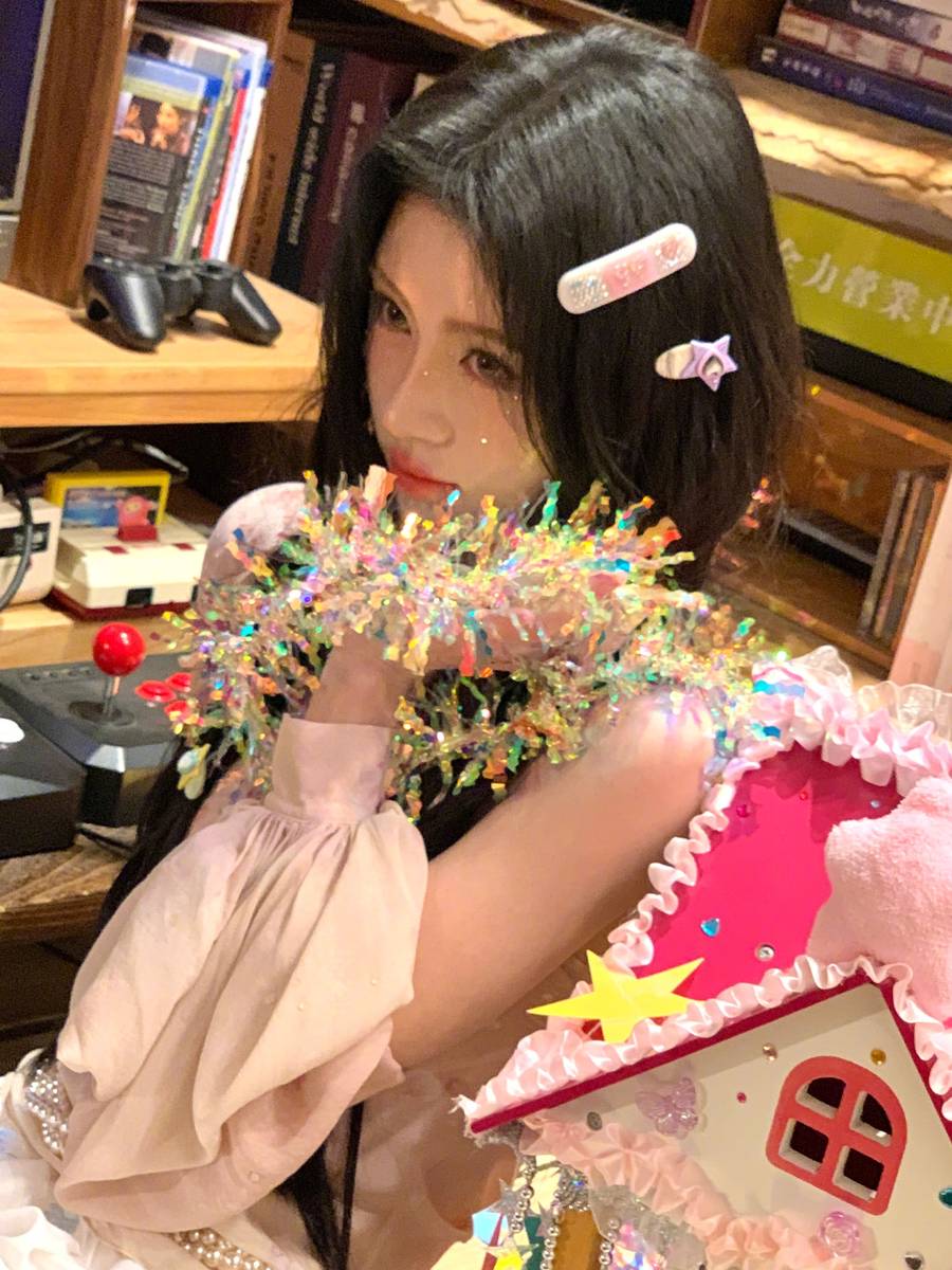 鞠婧祎梦幻少女风穿搭美到犯规！嘟嘴卖萌可爱迷人