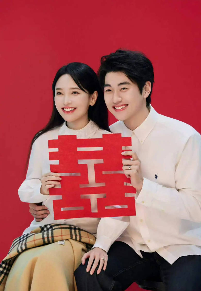 金莎孙丞潇官宣领证 甜蜜对视满屏幸福气息