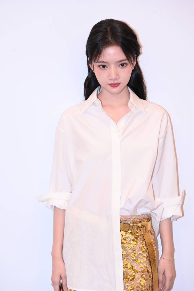 奚梦瑶乔欣任敏比美 檀健次白色西装优雅帅气-搜狐大视野-搜狐新闻