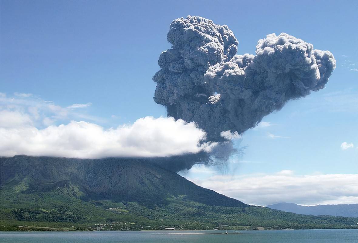 日本樱岛火山今年首次喷发,高达1200米,民众被限制进入