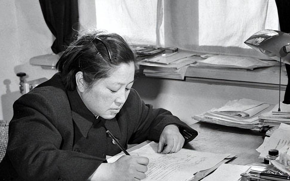 研究_核物理_何泽慧