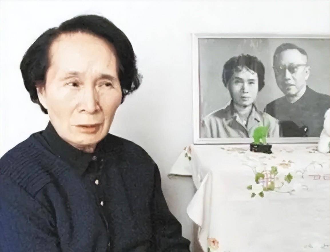 在人民大会堂开始的时候,经过周总理的劝解,李淑贤才和溥仪的关系有所