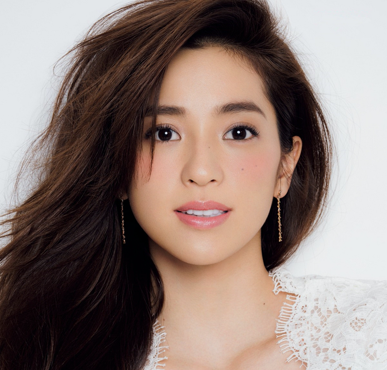 36岁中村安写真曝光,岛国内衣界女神魅力依旧,谁能抵挡这性感风暴?