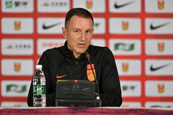 米卢谈中国足球现状:国家队需优秀教练_困境_球迷_主帅