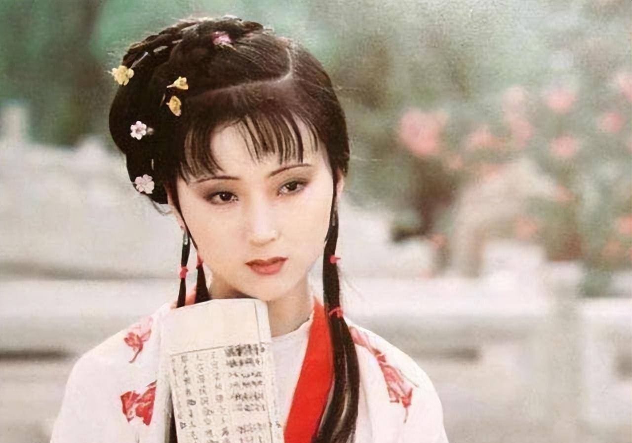 "林妹妹"陈晓旭葬礼:患癌后剃度为尼,临终前对父亲说了1句话_林黛玉
