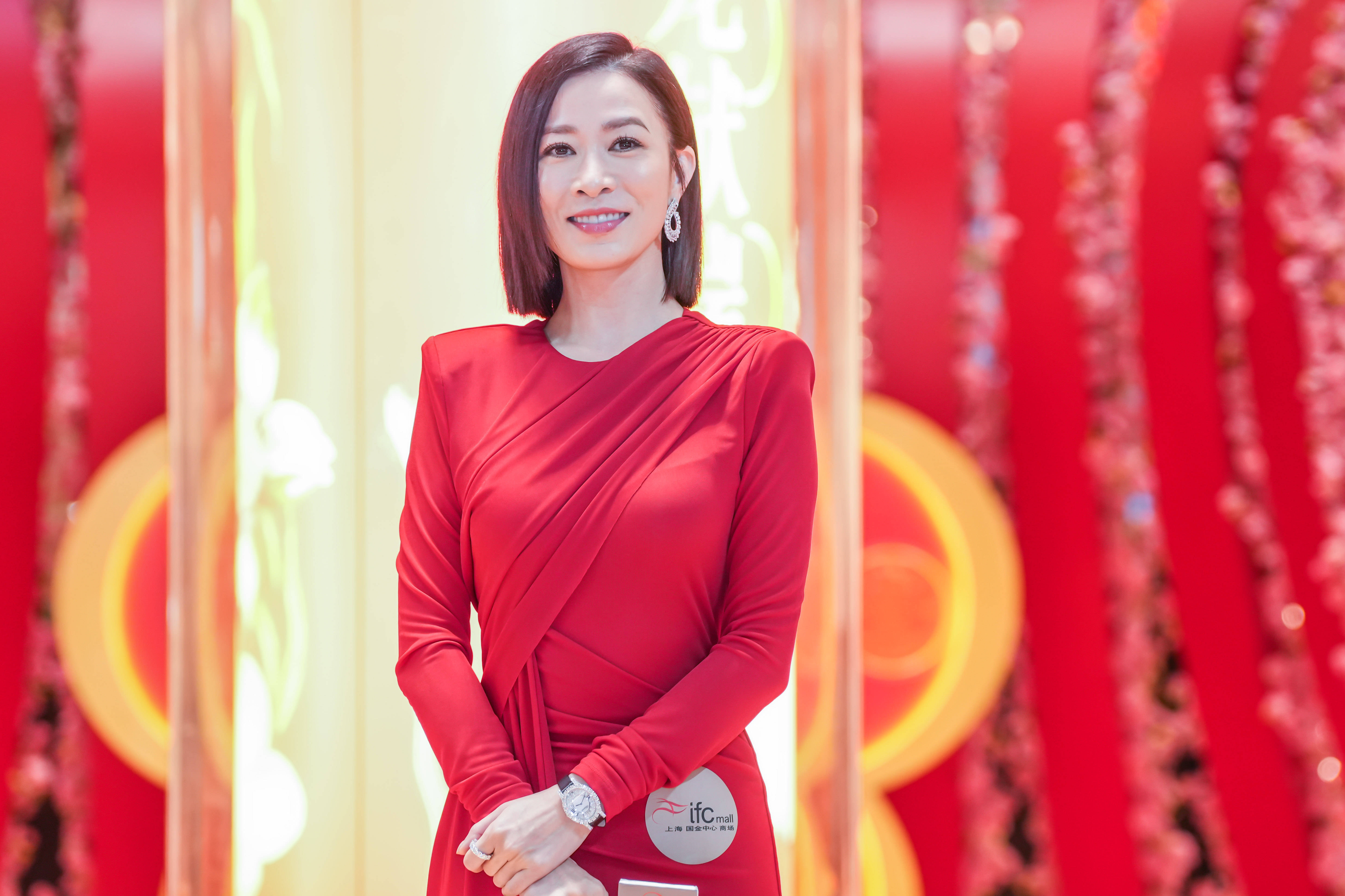 三料视后佘诗曼惊喜空降 上海ifc商场"龙腾飞跃耀新春"开幕仪式_角色