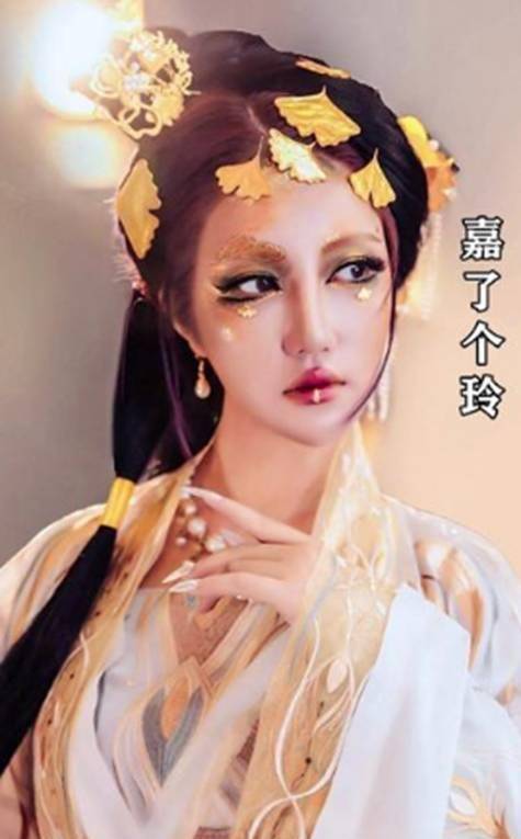 嘉了个玲:为还原神话巨作《山海经》欠债17万,粉丝求她接广告