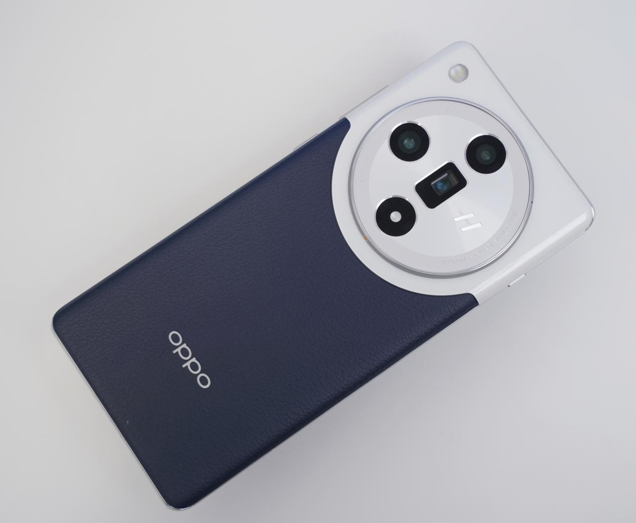 的这款oppo find x7是星空黑配色,我个人认为这款配置,看起来比较高端