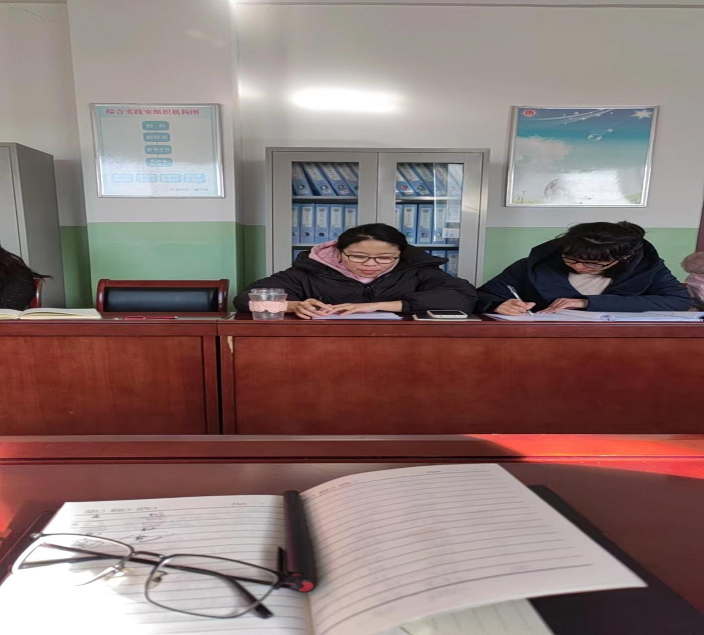 曹麟老师交流班主任工作,从了解,亲近学生,加强