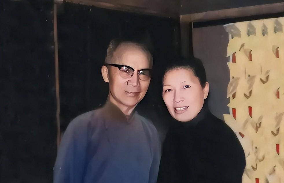 49岁胡兰成"低嫁"55岁佘爱珍,婚后低声下气,还被嫌弃:报应_张爱玲_吴