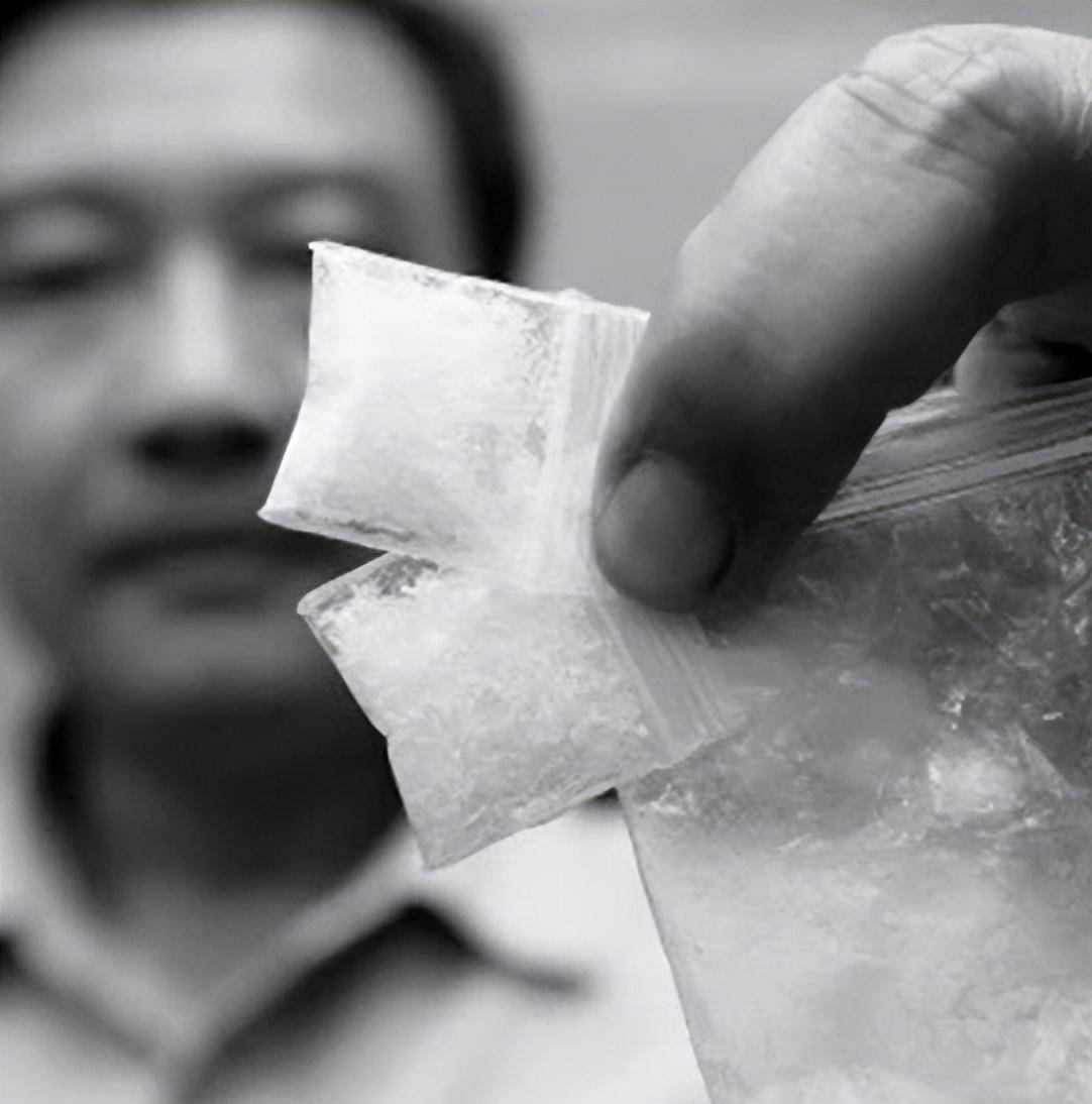 中华毒王刘招华:扬言要为鸦片战争复仇,制毒31吨销往国外_毒品_警方