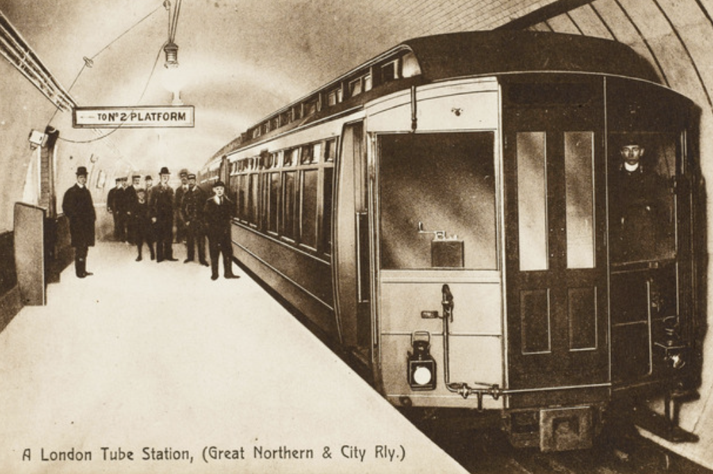 伦敦最早的地铁图片