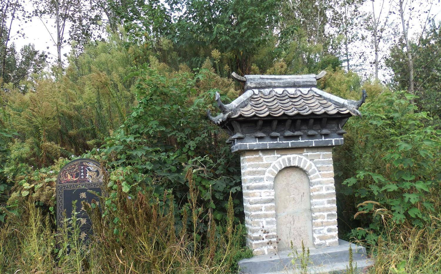 三国时期徐庶母亲的墓在许昌, 徐庶进曹营为何一言不发?