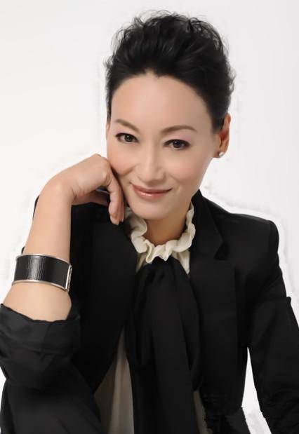 她曾说:"我怎么敢倒下,我身后空无一人!