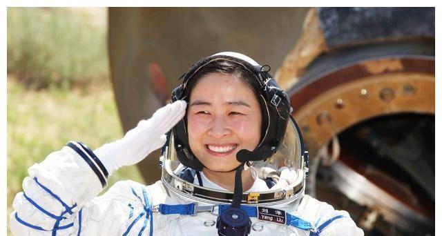中国首位女航天员刘洋,重回地面后决定隐退,她的现状让人羡慕