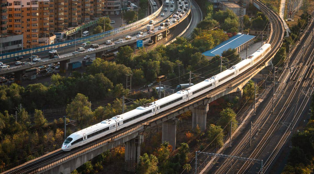 贵阳是如何发展为西南重要的铁路交通枢纽城市的?