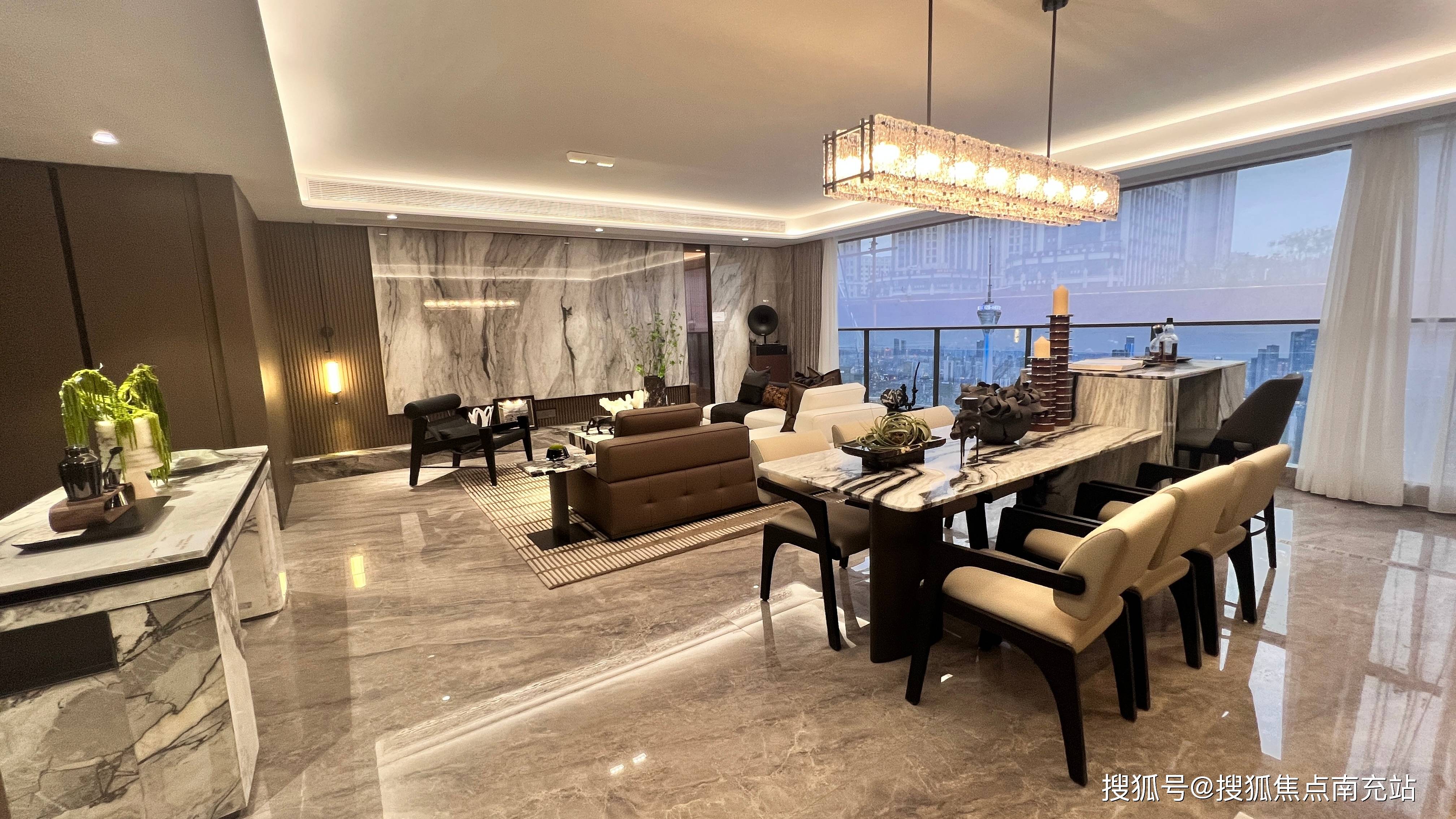 成都成华区越秀天悦云萃大平层带入户花园