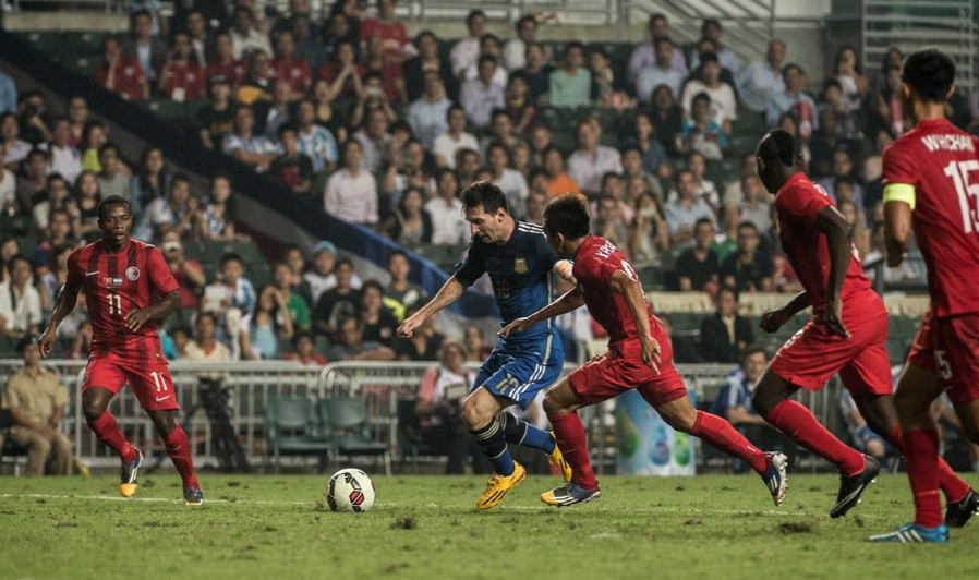2014年失意世界杯的梅西来香港踢球疗伤 2射1传极限1VN！可如今……